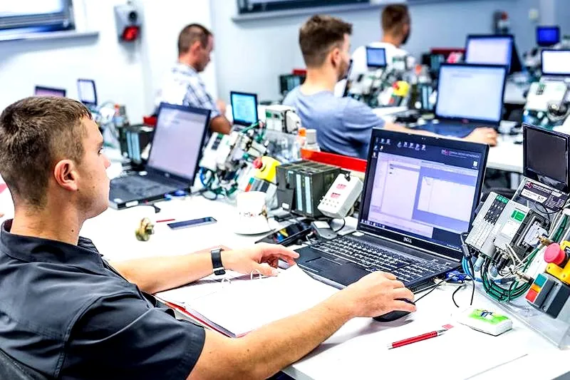 Gdzie uczyć się programowania: praktyczny przewodnik dla początkujących