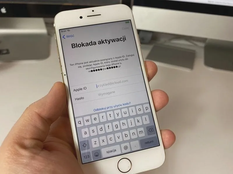Jak iPhone reaguje na błędne próby odblokowania? Sprawdź konsekwencje!