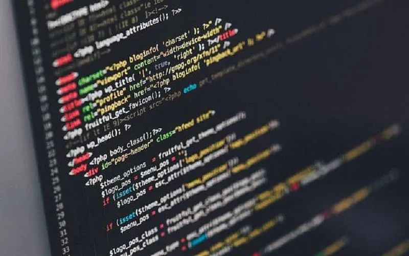 Praktyczne kroki, jak nauczyć się języka programowania w prosty sposób