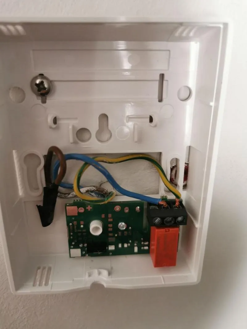 Wymiana baterii Tybox 117